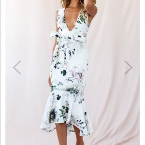 VICI FLORAL MIDI DRESS